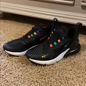 NIKE AIR MAX 270